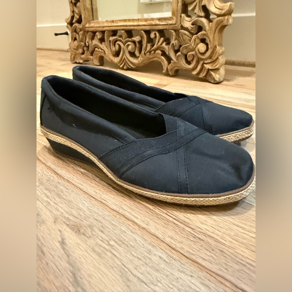 Grasshoppers Ortholite Comfortable Black Slip-On Shoes New